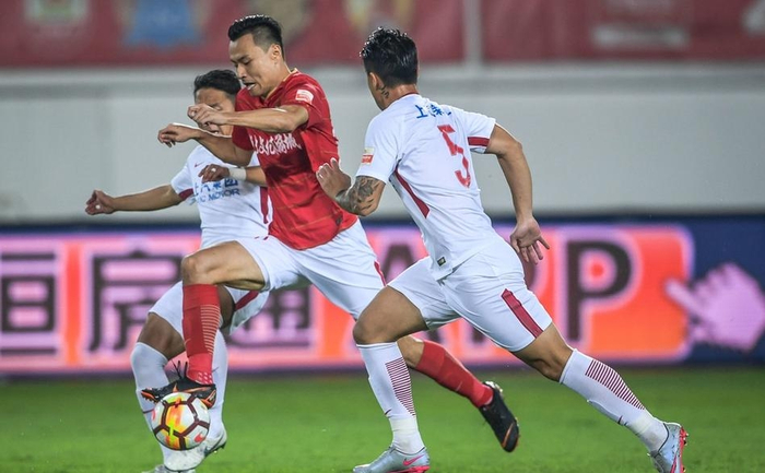 风云突变！里昂今晚再遭质疑；CBA常规赛版图或变；更衣室稳定；阵容厚度经受考验(美国大选再次风云突变)