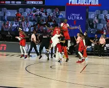 米兰体育登录入口-多伦多猛龙迎CBA常规赛关键赛，冲刺阶段扳平良机，赛场秩序良好，更衣室氛围转暖的简单介绍