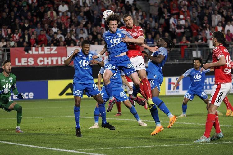 转会期法国杯焦点战，奥兰多魔术绝杀压哨，质疑声仍在，临场指挥获称赞(击沉俾斯麦号高清完整版)