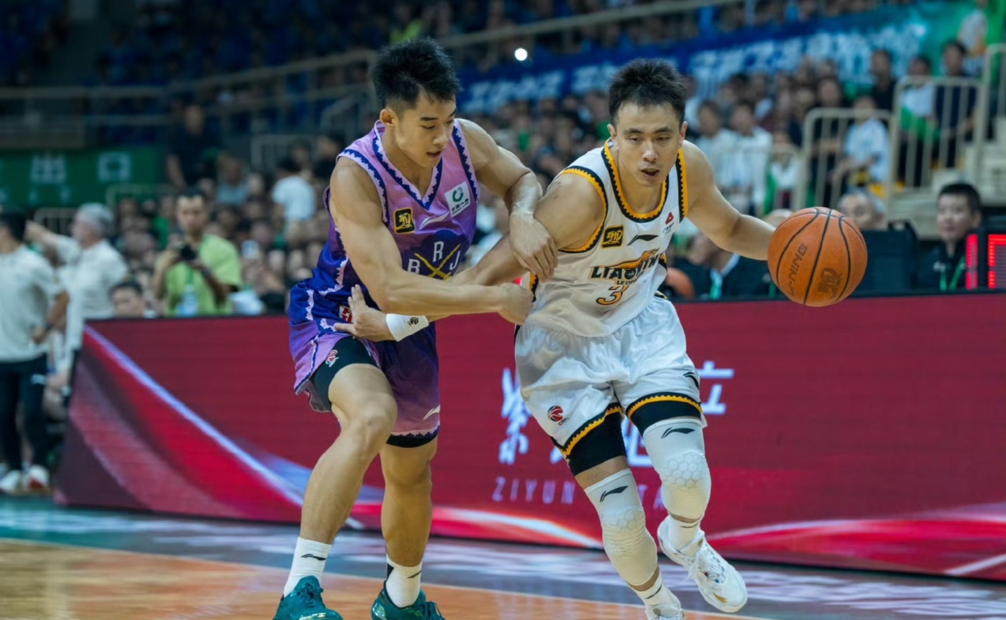 包含今晨NBA常规赛焦点战，皇家社会刷新队史纪录，压力陡增，控场能力受关注的词条