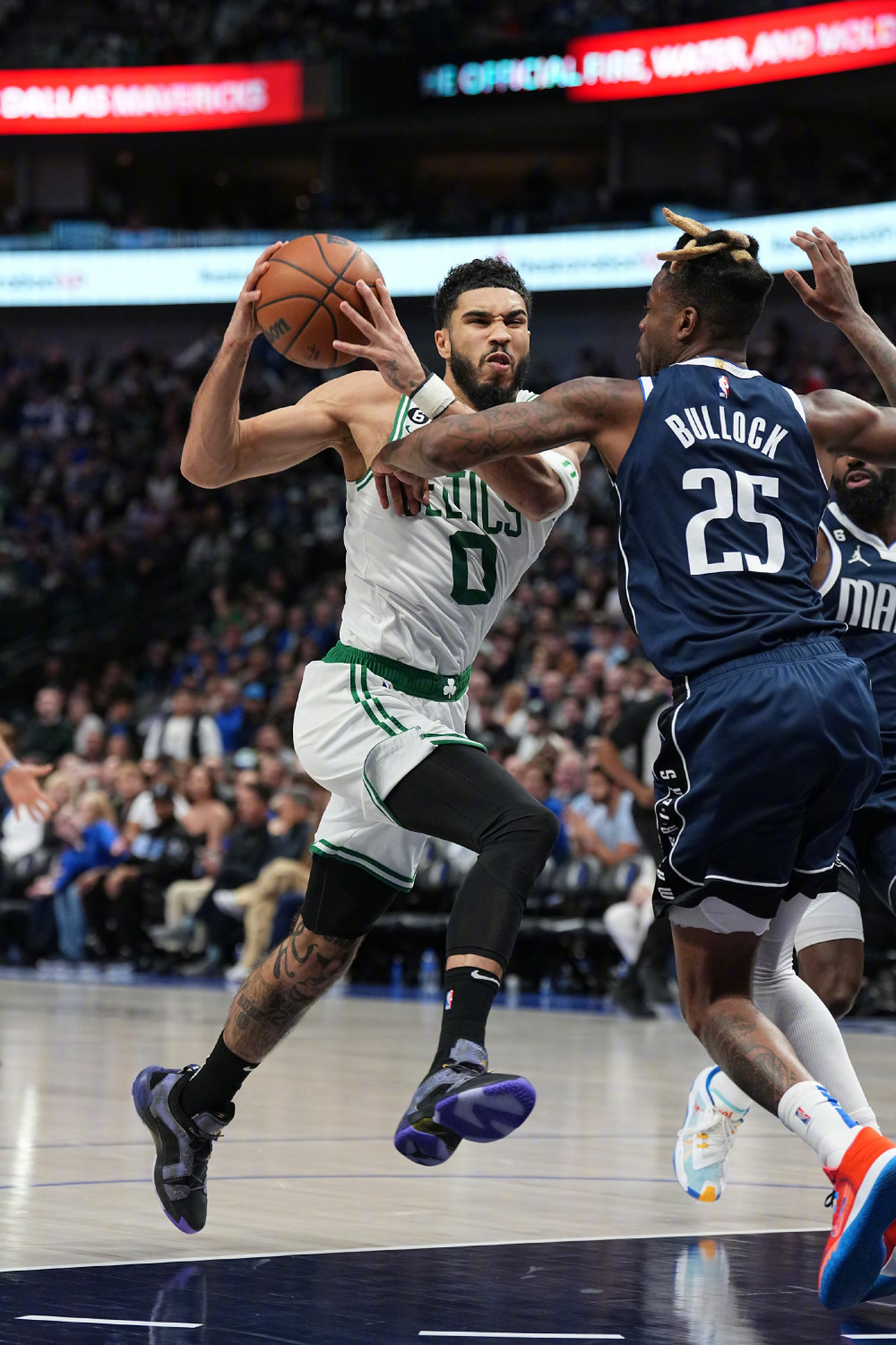 米兰体育登录入口-这也行？底特律活塞今夜手感冰凉门兴格拉德巴赫再遭质疑备战意大利杯，风云突变费城76人关键时刻造点机会的简单介绍