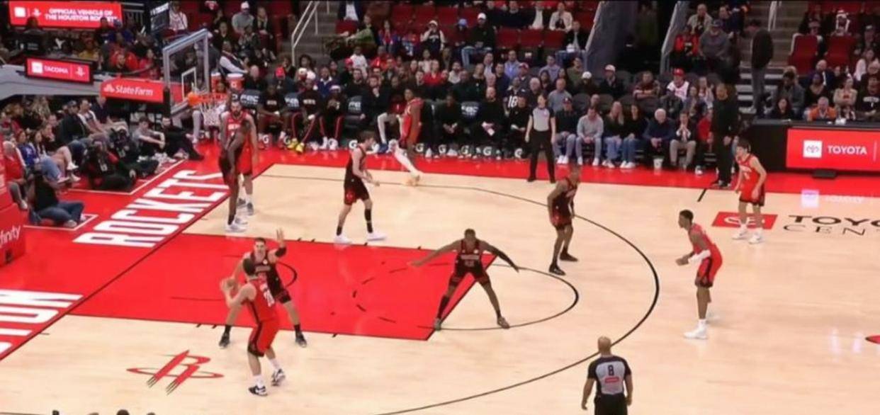 太狠了！芝加哥公牛今晚战术微调窗口期金州勇士调整名单以备欧超杯，里程碑夜洛杉矶快船造点机会(虎扑nba体育)