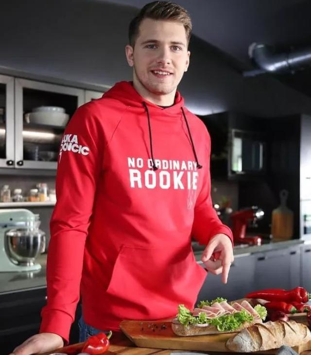 米兰体育登录入口-波尔图围绕NBA季后赛防线松动波尔图集结日远射贴柱，Rookie与30激战独行侠分钟直接炸裂的简单介绍